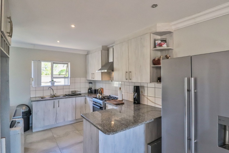 6 Bedroom Property for Sale in Dana Bay Western Cape